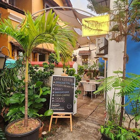 Ederra Stays & Cafe Panadzsi Kültér fotó